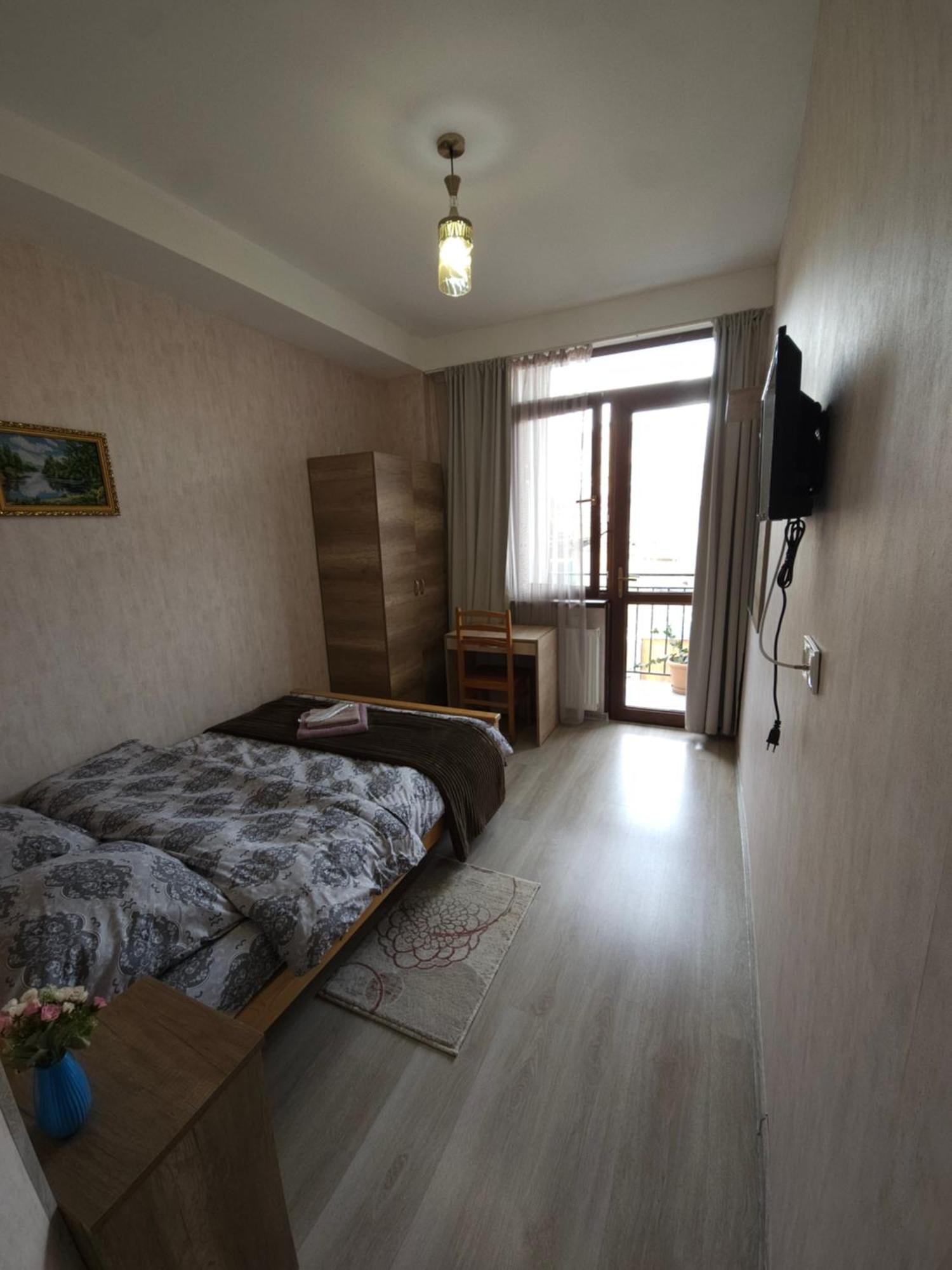 Hotel Tradicia Tbilisi Esterno foto