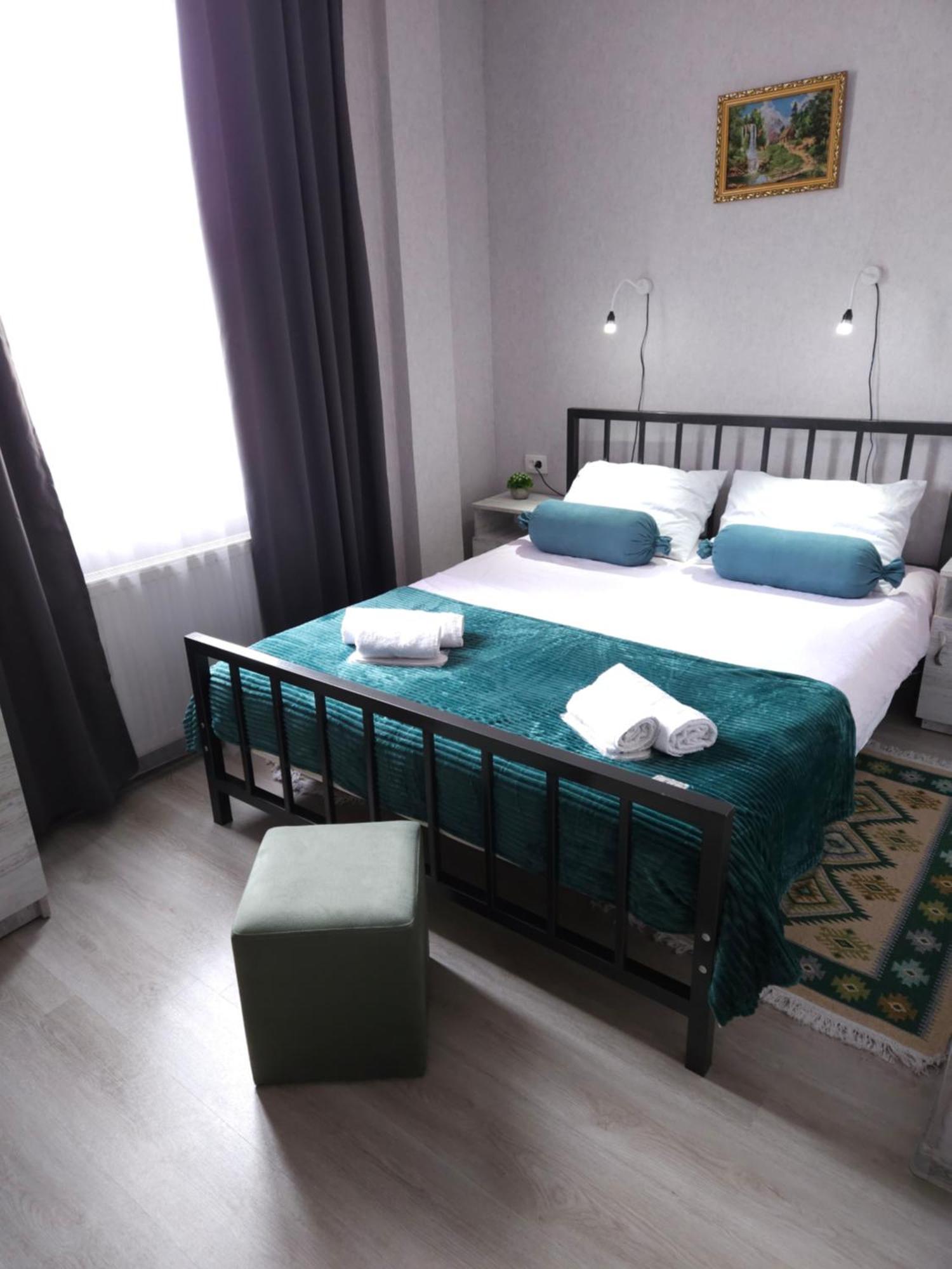 Hotel Tradicia Tbilisi Esterno foto