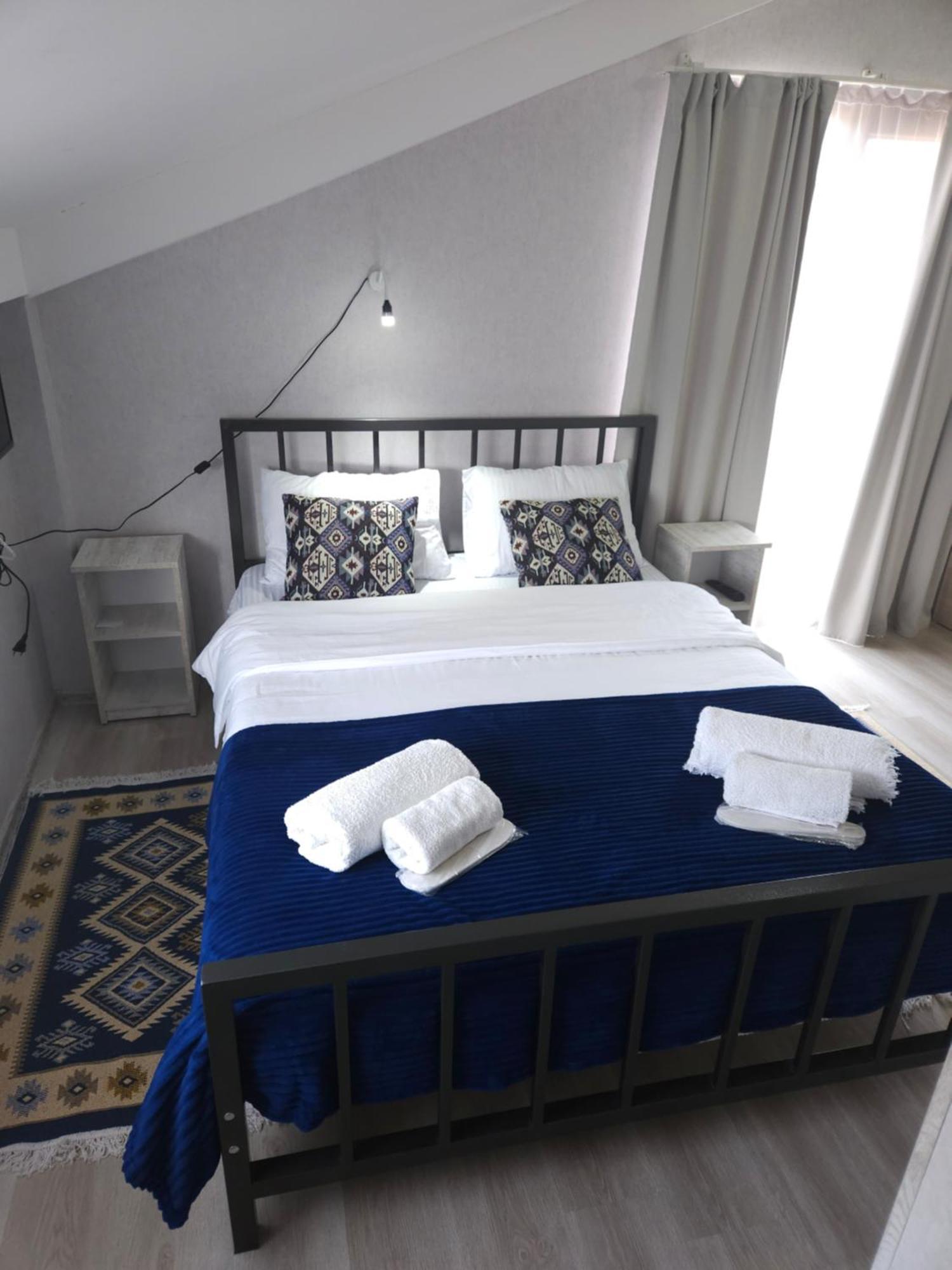 Hotel Tradicia Tbilisi Esterno foto